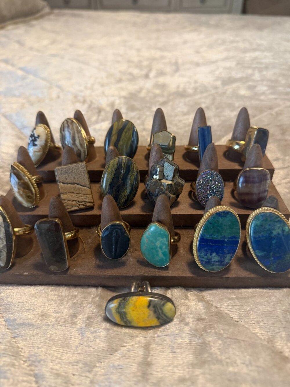 Charles Albert Adjustable Ring Assortment (Various Crystals/Stones) - Picture 2 of 3